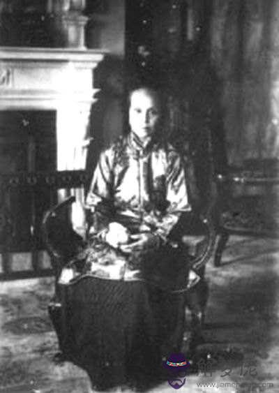孫中山原配夫人八字