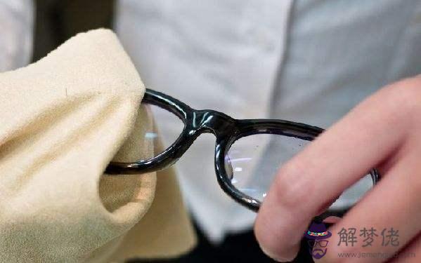 眼鏡戴久了的八字印怎麼去除的簡單介紹
