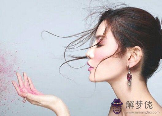 八字缺水的適合佩戴什麼意思