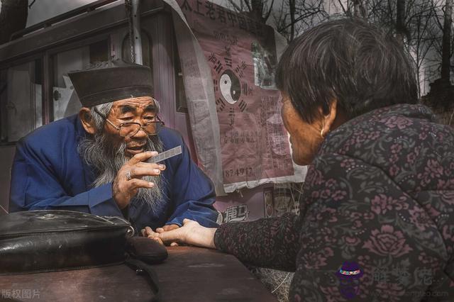 易經初九爻的意思