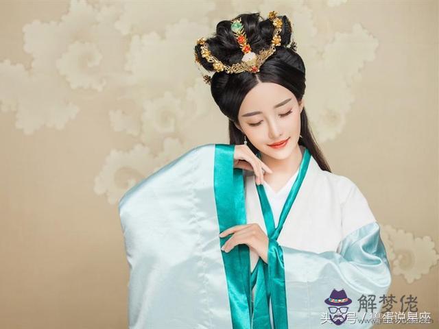 一生注定皇后命星座女，智慧美貌一身的星座女