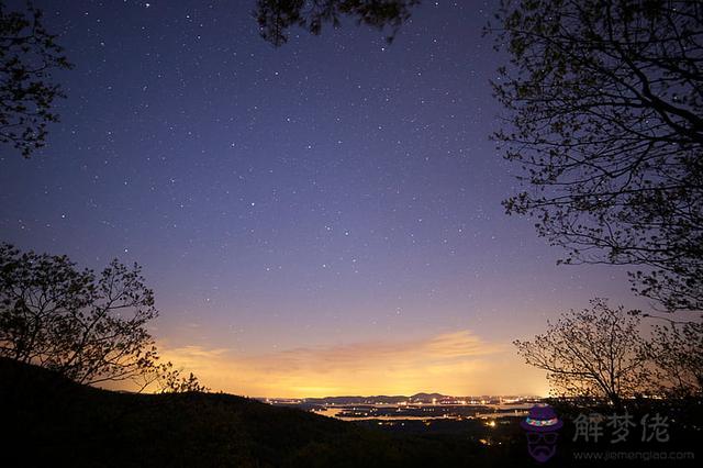 星座真的可靠嗎，談戀愛看星座靠譜嗎