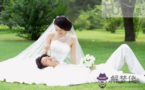 1、屬鼠女的**婚配對象:男女屬鼠的屬相婚配表 屬鼠的和什麼屬相最配