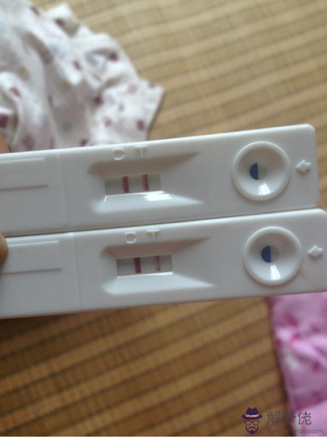 7、驗孕棒怎麼看是否懷孕一深一淺:驗孕棒 測試放久了會出現兩條杠嗎