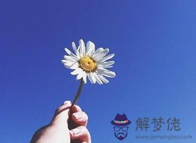 外傻內精的人特點，隱藏實力裝傻的人可怕