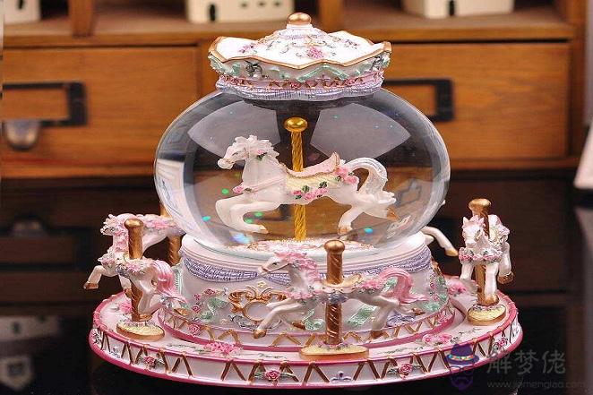 結婚20周年送老婆什麼禮物好：我給老婆結婚二十周年了不知該送什麼禮物好？