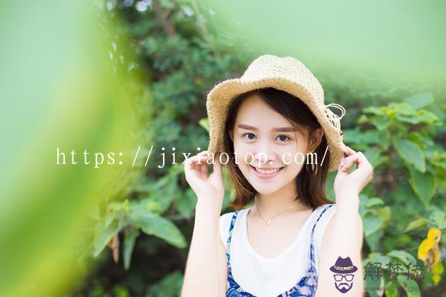 水瓶座12月運勢2022年女，2022年水瓶座很慘