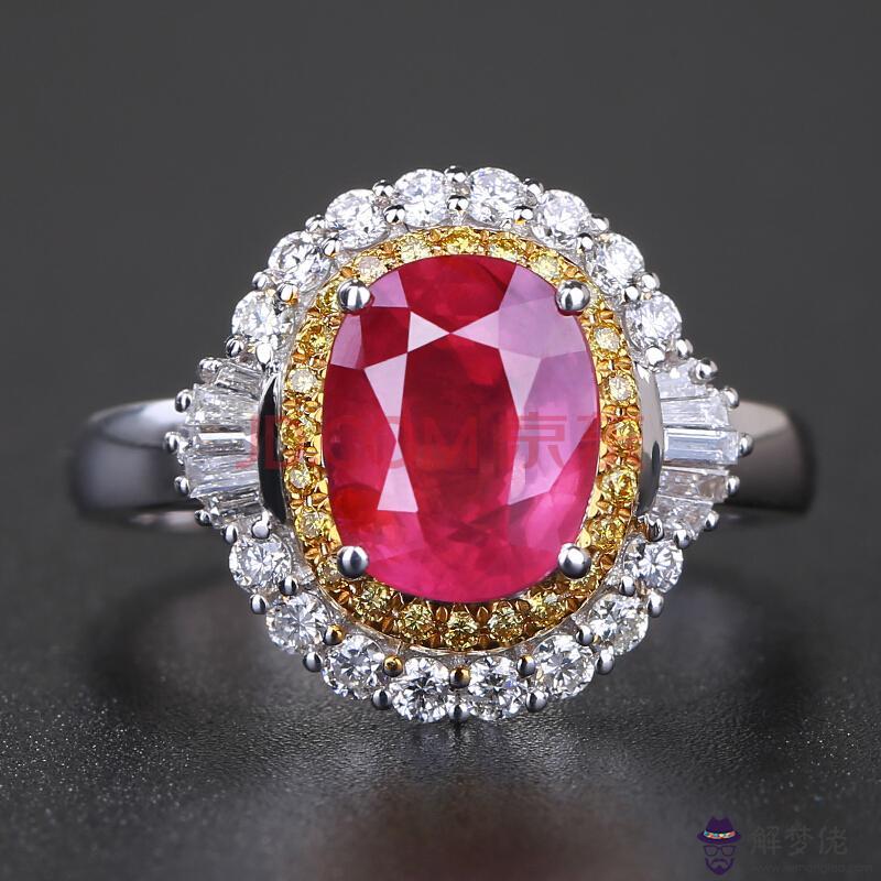 結婚可以買戒指嗎：兒子結婚媽媽可以寶石項鏈掛件戒指嗎？