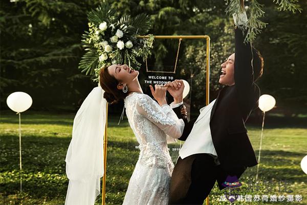 20周年結婚紀念照怎麼拍：過幾天就是本人和老婆的十周年結婚紀念日了，想拍照留