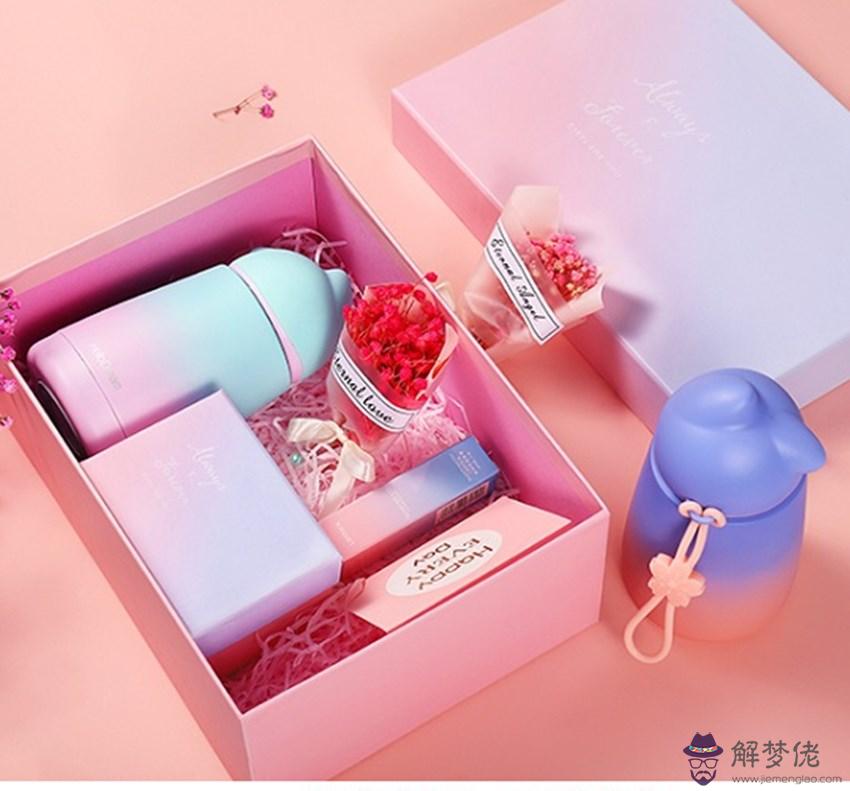 學生黨送媽媽生日禮物：媽媽生日,我十六了還是學生族，送什麼禮物好呢