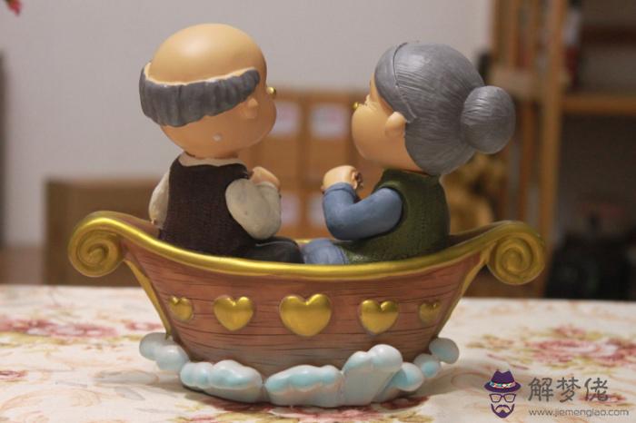 爸媽結婚45周年送什麼禮物：爸爸媽媽結婚紀念送什麼禮物