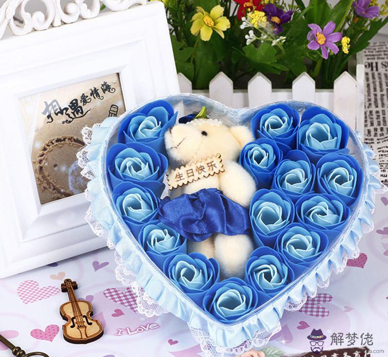 結婚十五年送老婆什麼花：送老婆要送什麼花？