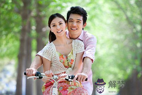 怎樣搭訕男生回復率高：在陌陌和微信，和別人打招呼，第怎麼說回復率高