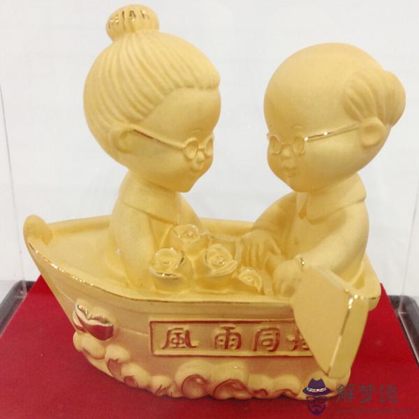 送金婚老人有哪些禮物：老人金婚送什麼禮物好