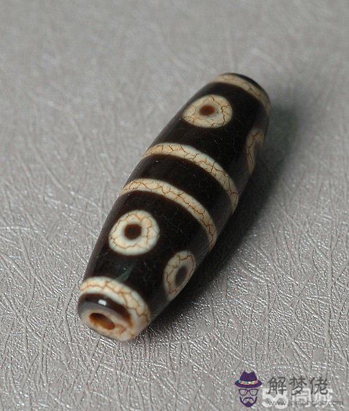 屬虎的佩戴什麼天珠合適：三眼天珠屬虎的帶合適嗎