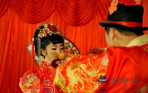 屬雞與屬狗婚配好不好：屬雞的人和屬狗的人婚配會怎麼樣