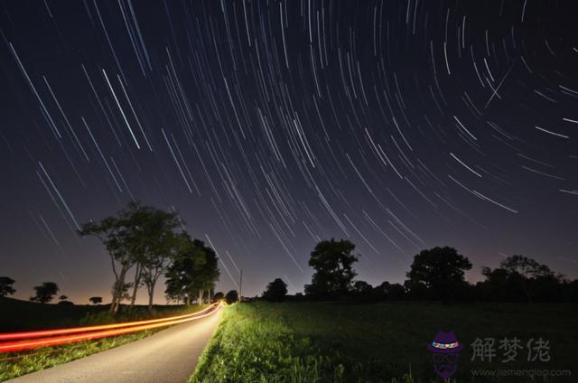 英仙座流星雨是怎樣形成的，英仙座流星雨幾月份