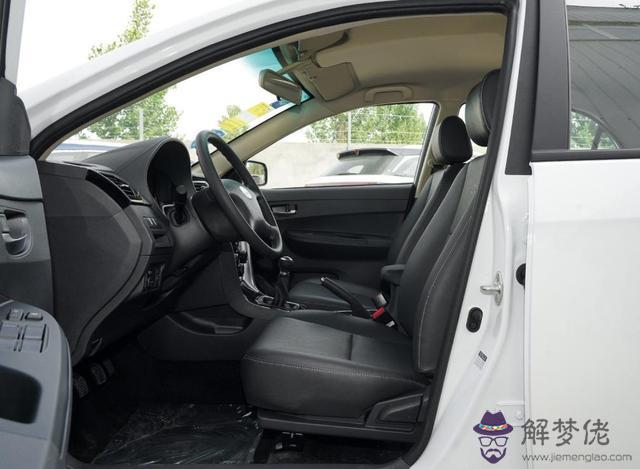 萬到5萬的所有小型車，女士自動擋省油小型車"