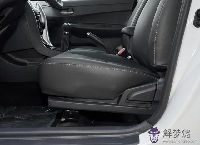 萬到5萬的所有小型車，女士自動擋省油小型車"