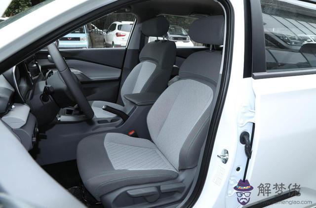 萬到5萬的所有小型車，女士自動擋省油小型車"