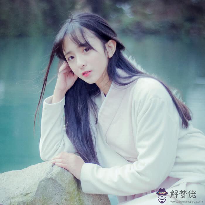屬雞獅子座男喜歡什麼女人，屬兔獅子男喜歡的女人