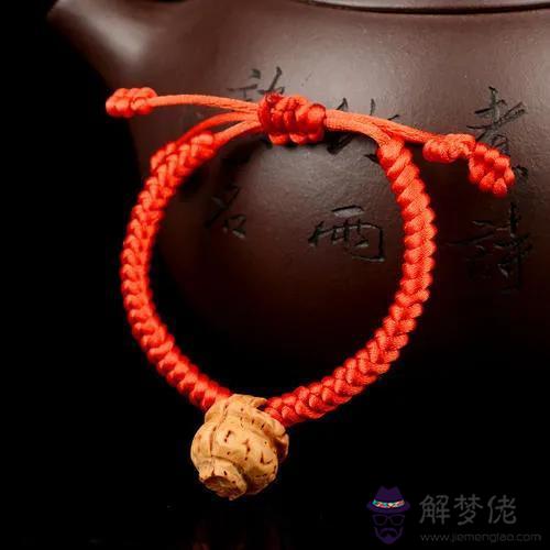 八字喜火帶什麼比較好 八字喜火帶什麼比較好