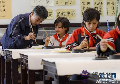 描寫春天八字真言 描寫春天八字真言