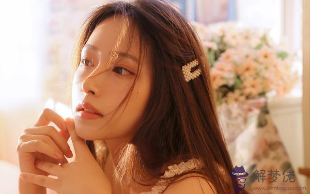 巨蟹女氣質清冷，巨蟹女為什麼特別愛笑