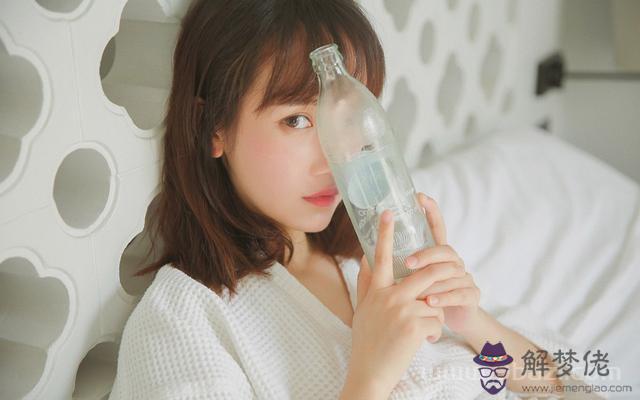 獅子座對喜歡的女生的表現，雙魚女喜歡一個人的表現