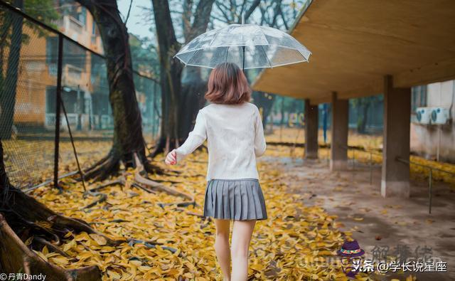 巨蟹座喜歡單純的女生嗎，巨蟹座男生更大的缺點