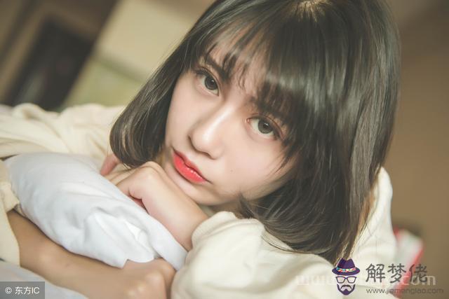 天秤女喜歡男生穿什麼衣服，天秤座和什麼星座最配