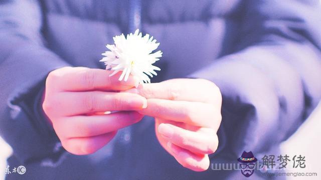 水瓶女會隨便接吻嗎，水瓶女會讓男的摸她嗎