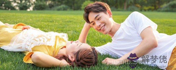 天蝎男更愛的女人是在什麼時期，天蝎男喜歡你20個表現