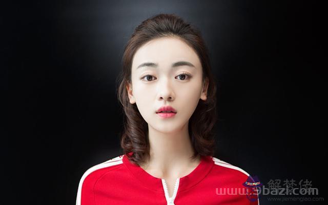 天蝎女活好讓男人上癮，天蝎女看起來很單純