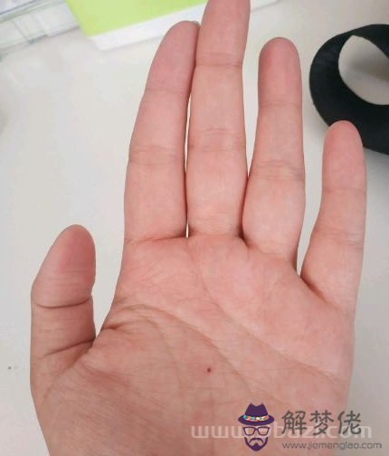 左手朱砂痣手相好不好?朱砂痣命運解析