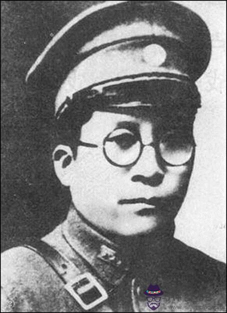 八字看男人夫妻宮桃花逢穿 八字看男人夫妻宮桃花逢穿