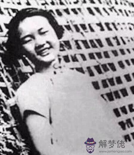 八字看男人夫妻宮桃花逢穿 八字看男人夫妻宮桃花逢穿