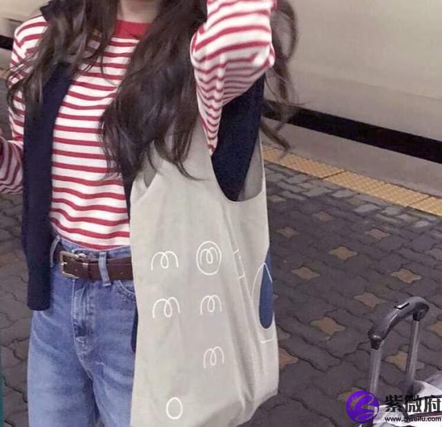 墨跡天氣里星座那里找