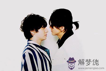 臭味相投對對碰12星座基情四射 臭味相投對對碰12星座基情四射