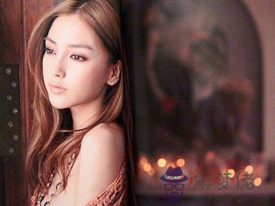 歲月磨淡了誰的愛情