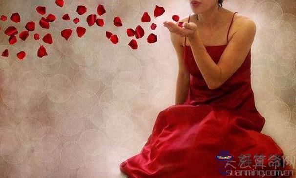 屬羊女生本命年送什麼 陶瓷花瓶可以提高屬羊女的健康運