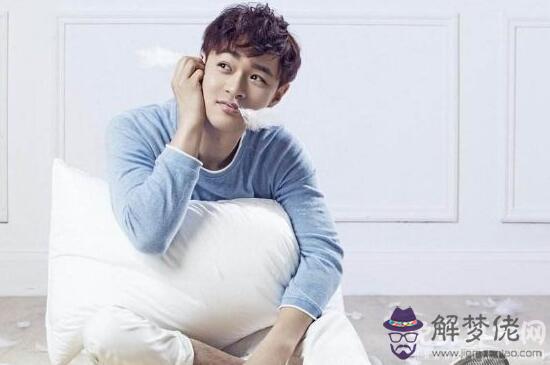 屬龍喜歡什麼樣的男生,不僅要擁有才華還要長相帥氣