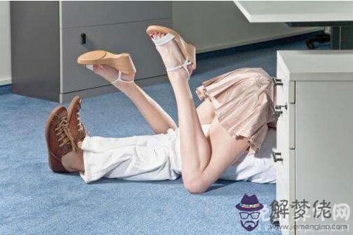 屬鼠的男生如何面對戀人出軌,認為出軌是為枯燥生活找刺激