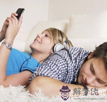 屬雞的男生如何面對戀人出軌,屬雞男會極端激動的撕破臉