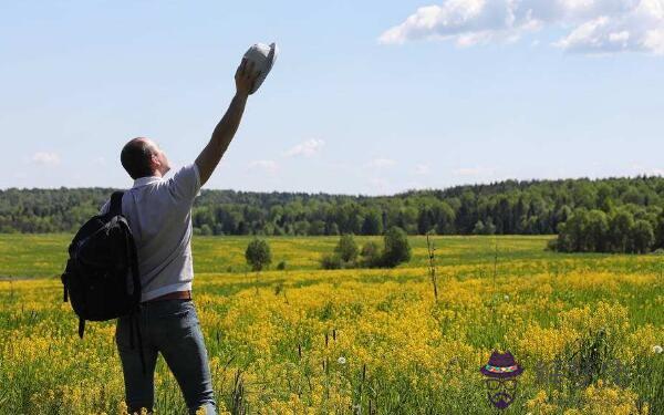愿意讓戀人查手機的星座男有哪些 雙魚巨蟹和白羊座的男生