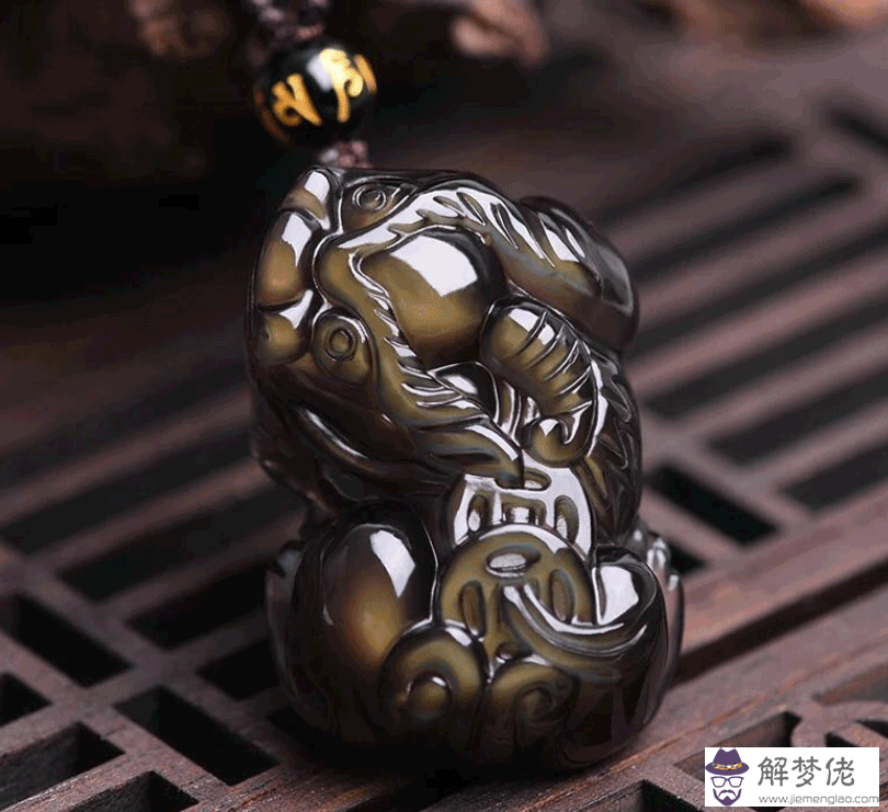 屬虎人一生佩戴什麼好:屬虎的帶什麼金牌好