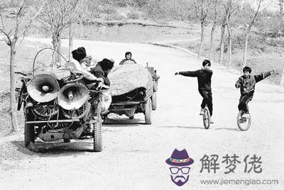 年的人什麼時候轉大運:幫我算算85年出生的今年運氣如何