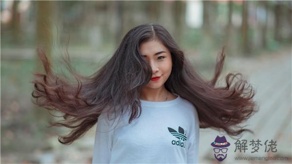 女人夢見頭發斷了一截 第1张
