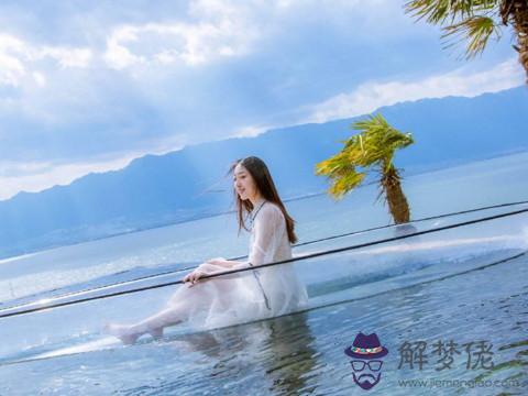 女人什麽八字容易姐弟戀 第1张
