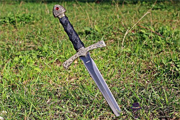 發夢夢到佩刀是什麼意思 發夢夢到佩刀是什麼意思